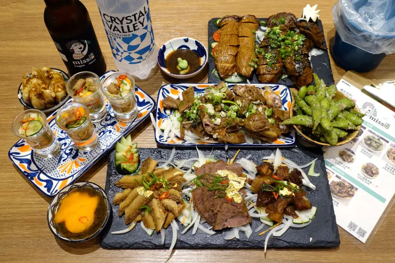 西門町滷味推薦-Miss酒香滷味，西門最屌滷味，在異國風小酒館享用西式吃法的中式滷味，冰淇淋滷蒜球顛覆你的想像