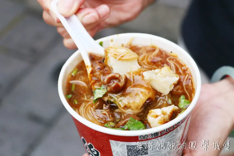 士林廟口阿輝麵線｜米其林指南推薦士林夜市30元花枝大腸麵線！士林夜市小吃，菜單價位(捷運劍潭站/士林站)