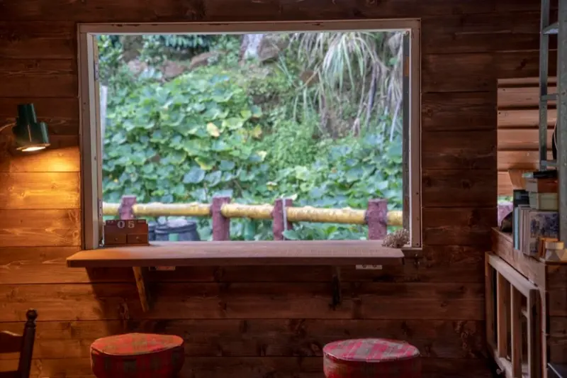 平溪咖啡廳 與路CAFE｜遠離塵囂的清靜小鎮，寂靜而獨立的秘境咖啡廳 · 算命的說我很愛吃