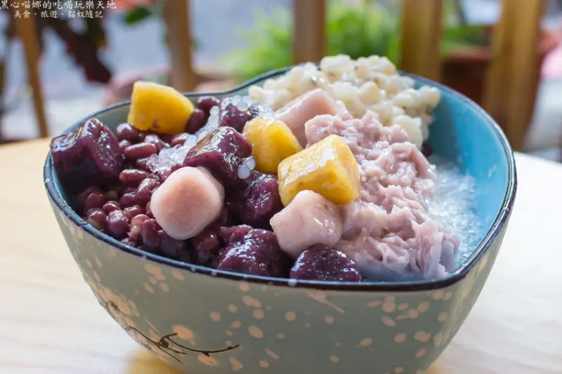 高雄苓雅︱心之芋芋圓　大顆Ｑ彈芋圓，吃得到芋頭絲的芋泥，來之前別吃太飽啊！