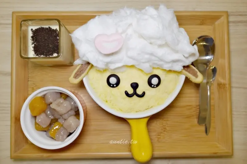 【宜蘭】小老板冰室 雪花冰專賣 超萌吸睛小綿羊造型雪花冰 - 水晶安蹄 不務正業過生活