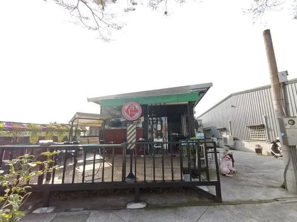 (嘉義/中埔) 月cafe，雖說在中埔鄉不過其實離嘉義市蠻近的，想來杯不一樣的手沖咖啡嗎？這裡非常適合慵懶氣息 - COCO享天下(隆爸妤媽愛白白)