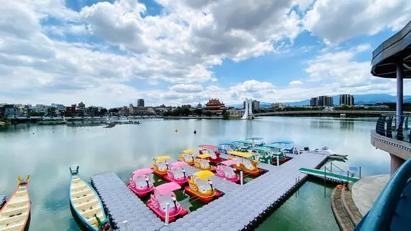 2020龍潭大池新風貌│斜張複合式新吊橋│桃園最美景觀餐廳龍咖啡│新水岸休憩廣場親子腳踏船遊湖│湖光山色盡收眼底│桃園休閒放鬆好去處