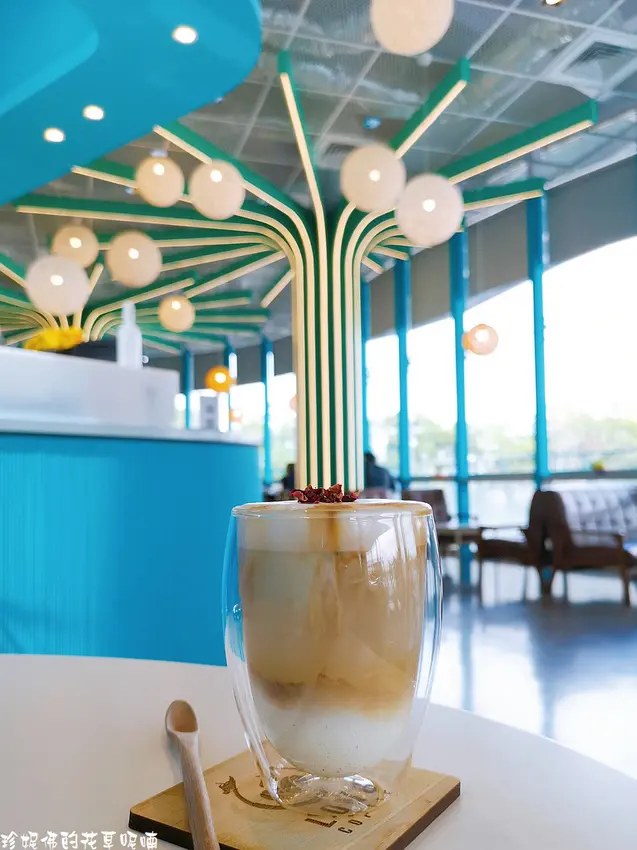 【桃園-龍潭區】龍潭大池景觀咖啡廳｜龍咖啡 Long coffee