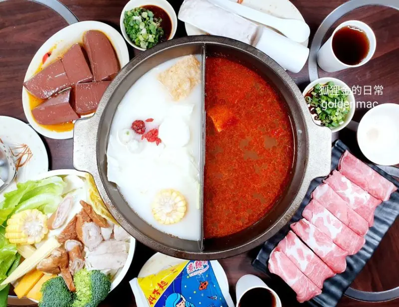 高雄旗山美食 │ 辣匠麻辣火鍋 旗山人聚餐好去處 老街裡唯一火鍋專賣店 一個人來吃也沒問題 還有專屬優惠喲！