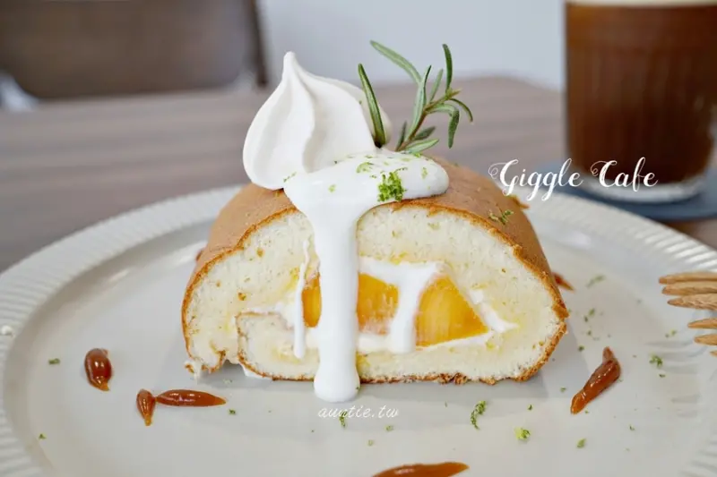 【台北】傻笑咖啡 Giggle Cafe 手作甜點麵包 香濃肉桂捲 鹹食主餐也推薦 - 水晶安蹄 不務正業過生活