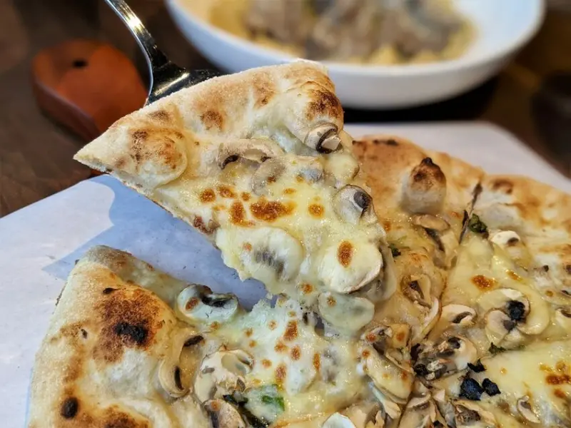 默爾義大利餐廳 MORE｜盡覽信義區璀璨夜景！濃純香鮮奶基底義式料理！信義餐廳推薦、信義義式推薦、信義誠品餐廳推薦、市政府站餐廳推薦、101餐廳推薦