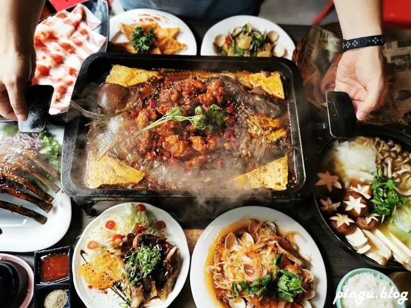 彰化美食｜初宴烤魚 美味的四川名菜 魚與熊掌可以兼得 夜店風宵夜超有FU - 小企鵝生活趣