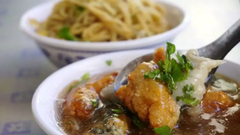 台南麵店 台南東區 【仁和市場無名麵攤】 土魠魚羹一碗45元漲到55元還是很佛心價 台南麵店推薦│台南土魠魚羹推薦