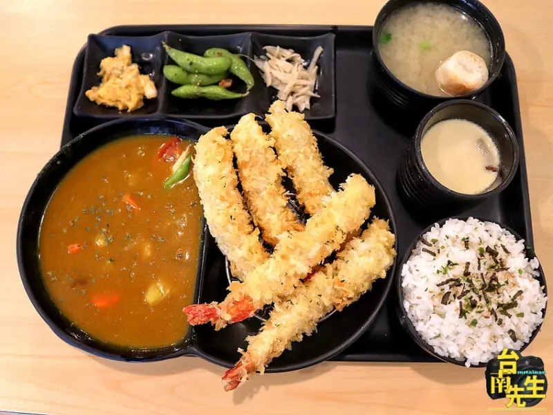 台南定食料理／料多實在價格親民物超所值／份量超飽足吃一餐抵兩餐／用餐時段必客滿／招牌太隱密連在地人都差點找不到／老饕私藏口袋名單