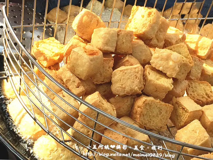 台南臭豆腐 台南南區 鹽埕北極殿臭豆腐 想吃臭豆腐先領號碼牌然後乖乖等待～