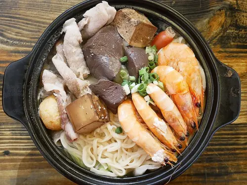 蘆洲麻辣鍋推薦，鍋物、面時傻傻分不清楚，小火鍋SIZE的麵吃完超飽，點餐方式客製化!-發記麻辣火鍋