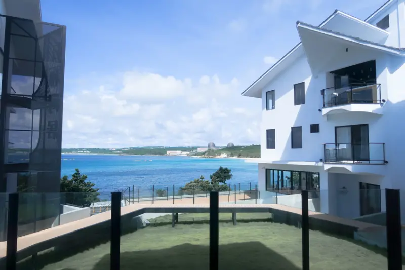 【日和灣居】墾丁北歐風最美質感民宿，海景第一排美到不想出門！坐擁絕佳海灣景觀、1分鐘就到海灘，情侶、姐妹、親子墾丁遊最新住宿推薦！