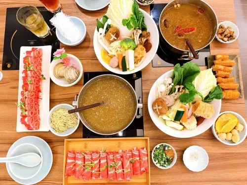 [美食] 母湯火鍋專門店 ♥ 台北大安鍋物料理 ♥ 18種湯頭精心熬製 各式美味創意鍋底 ♥ 東區火鍋推薦 │東區涮涮鍋推薦 ♥ 激推母湯十三鍋走過路過母湯錯過啊 (｀∇´)/*