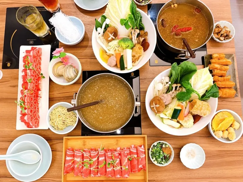 [美食] 母湯火鍋專門店 ♥ 台北大安鍋物料理 ♥ 18種湯頭精心熬製 各式美味創意鍋底 ♥ 東區火鍋推薦 │東區涮涮鍋推薦 ♥ 激推母湯十三鍋走過路過母湯錯過啊 (｀∇´)/*