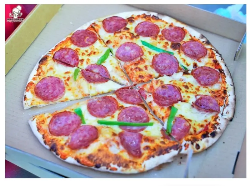 墾丁恆春必吃高CP值 紅磚窯手工窯烤pizza，超親民價格好吃、孩子也喜歡吃薄脆披薩 - 跟著尼力吃喝玩樂＆親子生活