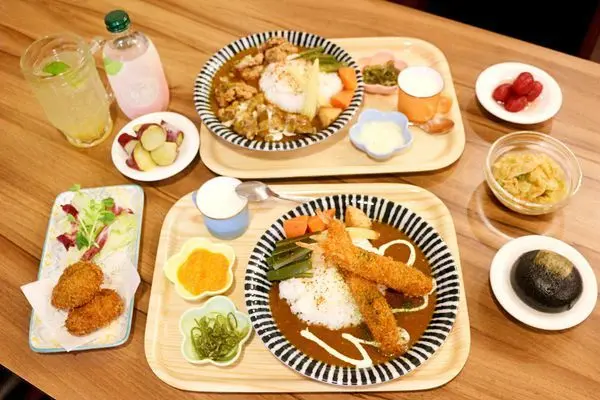 咖哩界的小鮮肉！Hot咖哩專賣屋親民價格、料好味美內用還可免費續餐一次喔！