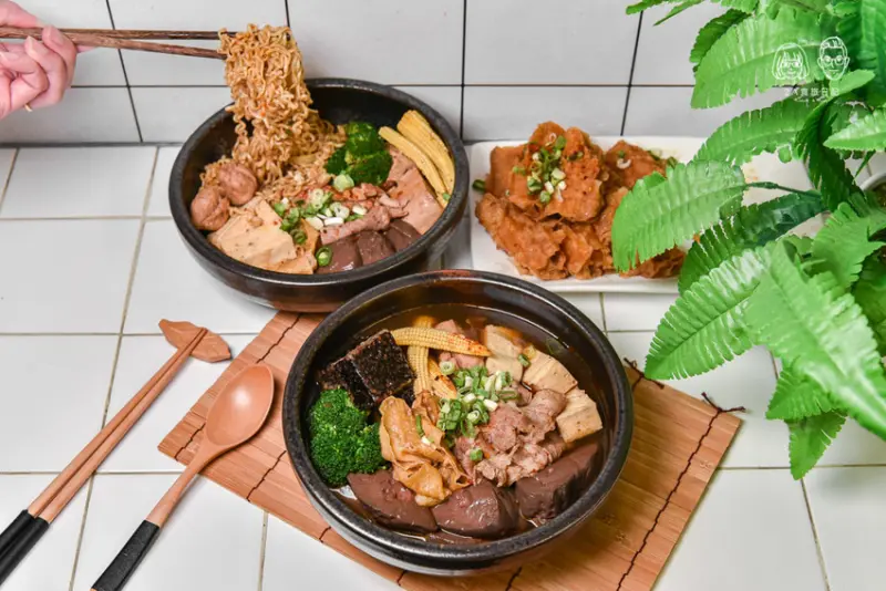 幹嘛辣麻辣鴨血豆腐：台中北屯區美食-宵夜新選擇！鄰近北屯公園可做成乾拌和湯的平價麻辣鴨血！ - 2A食旅日記