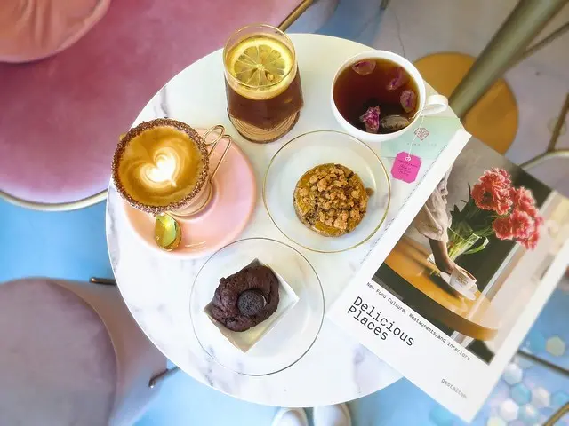 【台北士林IG打卡咖啡廳】T.ME Café，甜點每日手工現做，最愛肉桂司康~用餐環境夢幻又好拍，不限時＆免收服務費(近捷運士林站1號出口)