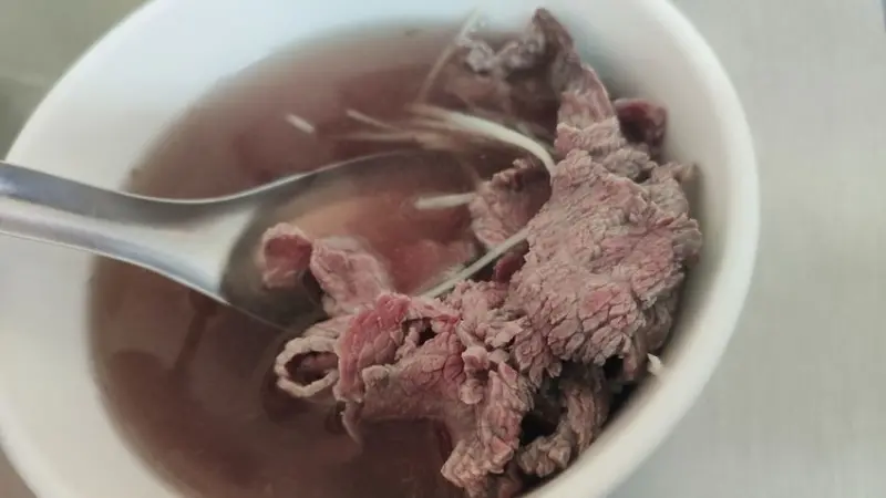 阿鳳牛肉湯-台南永康/富強路人氣牛肉湯肉燥飯 - 潔絲蜜愛生活