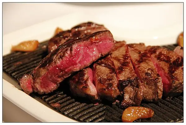 【台北中山區】頂級老饕牛排太正點．白色情人節約會好去處✡歐華酒店地中海牛肋排館✡