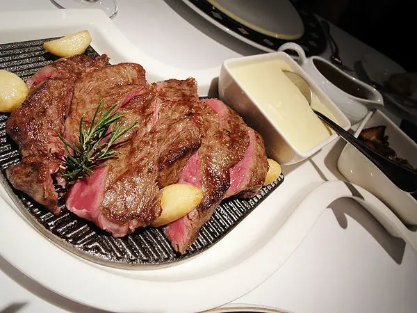 【中山】歐華酒店地中海牛肋排館。熟成牛排美味到想哭