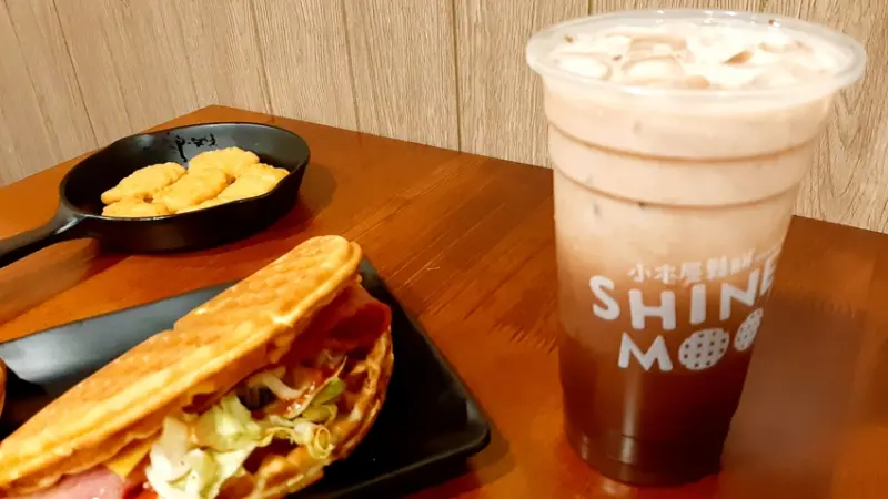 【新北市新店區 / 捷運大坪林 / 連鎖鬆餅】 小木屋鬆餅 校園美食 平價鬆餅 終於插旗新店