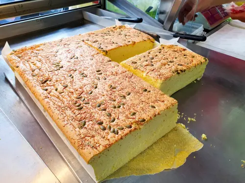 【旗山伴手禮】旗山老街 綠野鮮蛋糕 一出爐就搶光光 古早味蛋糕 泡芙