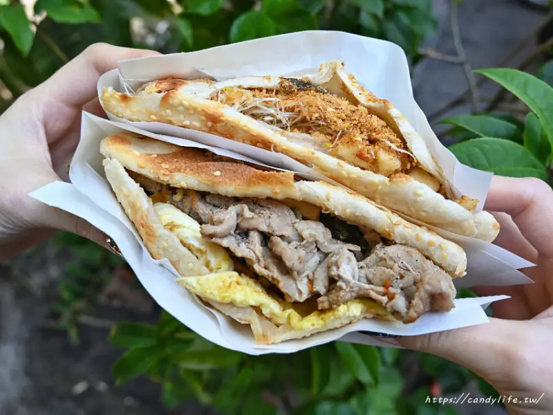 燒餅大爺｜台中燒餅推薦！來自花蓮50年老店，大玩創意口味，包入豆干酸菜，還有素燒餅也是招牌必買！