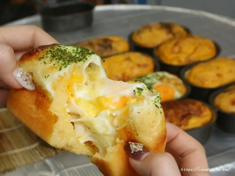 小米超人氣韓國雞蛋糕一中店│不必飛韓國，在台中也吃的到韓國雞蛋糕，推薦起司系列，每顆都超勘西～