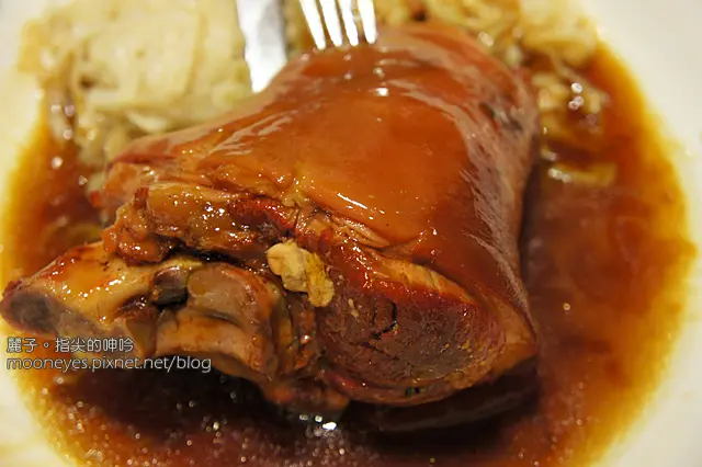 [美食] 北市中山。海霸王餐廳中山店：一人只要250！超值懷舊桌菜吃飽又吃巧