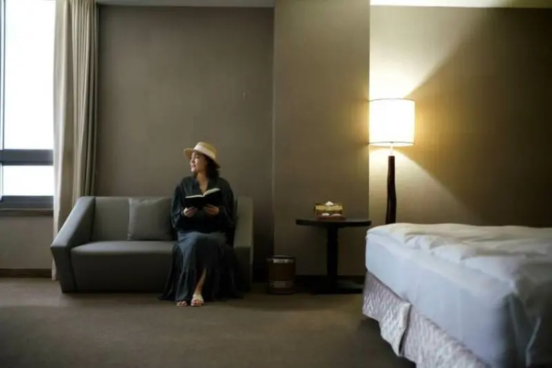 苗栗住宿推薦｜歐風古堡風。Golden Tulip馥藝金鬱金香酒店評價。雙人房/泳池/Buffett早餐分享