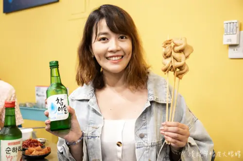 兩人就能開鍋，不用飛韓國就可以吃到巨無霸海鮮鍋！韓蚌蚌海鮮研究院新竹店｜網美必拍浴缸月亮獨角獸照 - ㄚ綾綾單眼皮大眼睛