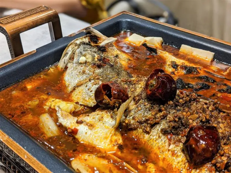 老白木麻辣烤魚‧燒烤｜麻辣/酸菜烤魚新霸主顛覆你的味蕾！南京復興聚餐美食強勢問鼎！台北麻辣推薦、台北烤物推薦、南京復興美食推薦、松山麻辣推薦、松山烤物推薦