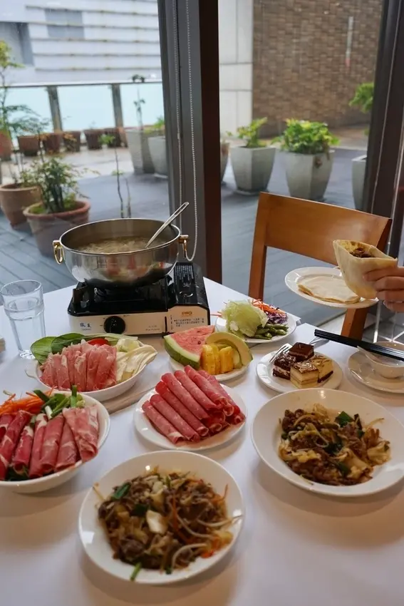 美琪蒙古烤肉－高CP值蒙古烤肉、酸白菜肉鍋吃到飽，超多元自助吧，甜點、沙拉任你選，台北大直美食推薦，美麗華美食推薦
