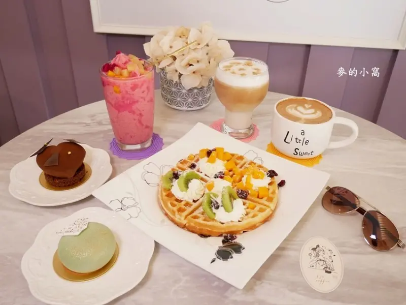 台中咖啡｜572融咖啡～南屯區新開幕下午茶，舒適明亮的空間配上精緻美味的甜點飲品