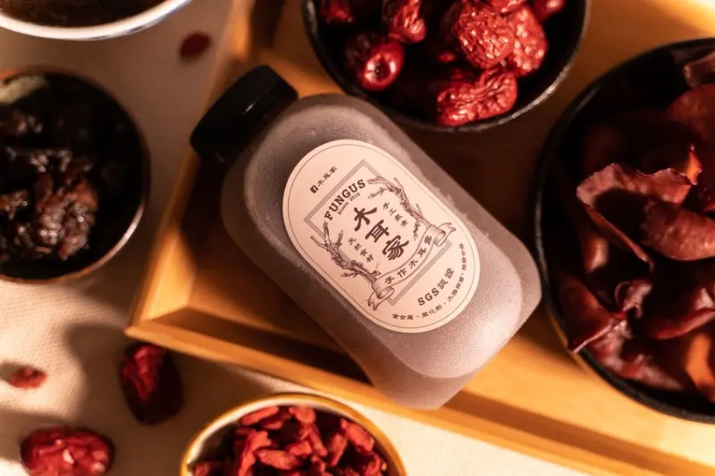 【夏日冰癮】最近無意間發現的料多超好喝木耳露！！木耳家黑木耳露～低糖、料多、健康美味😍🤎💖