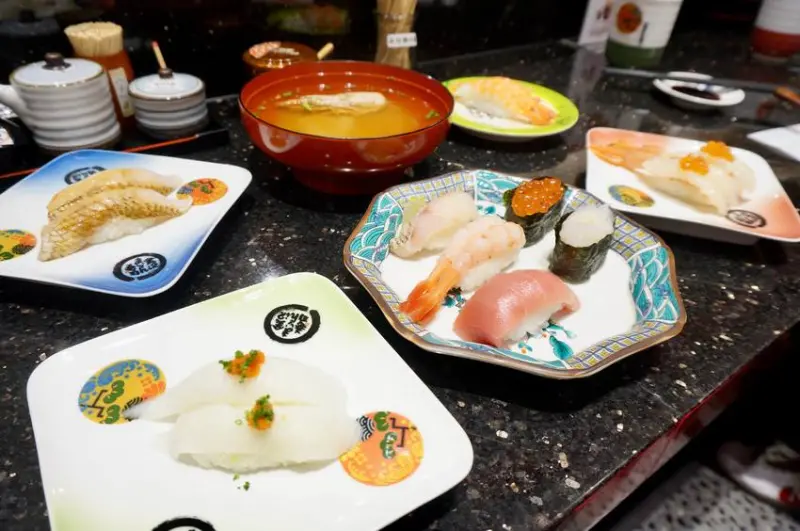 金澤美味壽司台灣一號店｜金澤人氣迴轉壽司來台灣開分店啦！究竟美不美味呢？（文末附菜單）