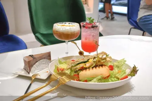 Très Bon Café 好伴 CAFÉ。新開幕模特兒咖啡廳，近小南門捷運站。台北市區裡也能來個悠閒的偽渡假