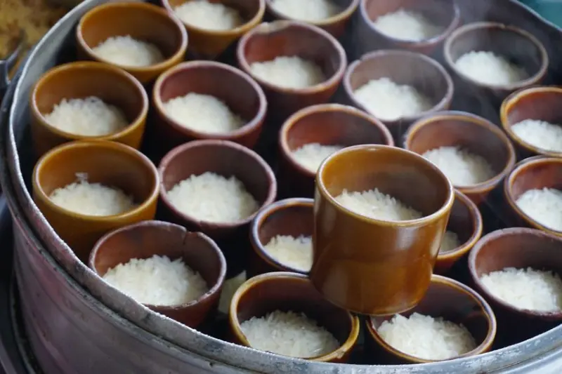 台南米糕 台南東區 【精忠三村米糕】 台南少見的陶罐米糕！米糕、四神湯只要20元，這麼佛心的價格能不吃嗎? 台南銅板美食│台南必吃美食