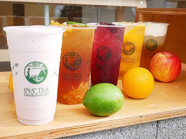 心目中第一名的芋頭鮮奶展店到民生社區囉! 把旋轉木馬直接搬到店裡超好拍-飲拿創茶民生店