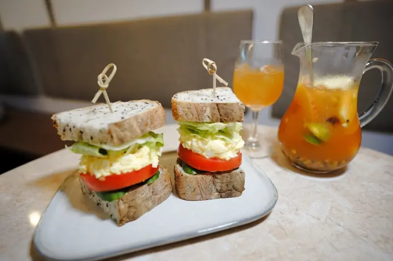 美食｜新北中和 惟惟咖啡室 水果茶、鬆餅 永安市場站咖啡廳推薦！ - 奇奇一起玩樂趣