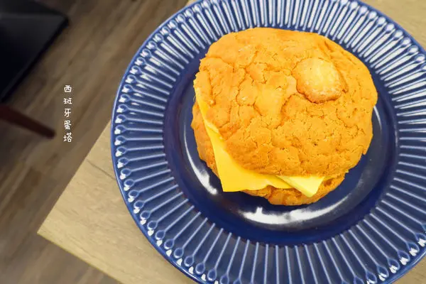 轉角吃早午餐｜內湖簡約風早午餐！空間舒適用餐舒服～招牌肉蛋吐司最推薦！老闆手工醃製豬肉片口感厚實不油膩～