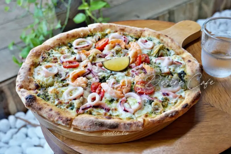 【新北】貪心咖啡館 海鮮披薩 BBQ燒烤 磺港魚路古道旁隱世咖啡廳 - 水晶安蹄 不務正業過生活