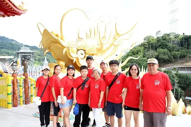 18th 愛在一起玩，2020夏之旅第二天（下）｜金龍山法華寺｜潘師父珍饌小館｜Feeling18(18度C巧克力工房) ｜天子舒芙蕾｜埔里城假日夜市～