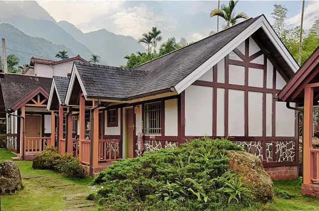 溪頭美食[名竹山莊]小木屋頗吸引人滴