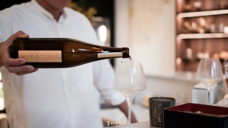 醴云SAKE LA VIE｜台中西屯區酒吧、日本酒專賣｜不管生活怎麼摧殘著你，當你來到醴云，他們給你的沈澱，即是一種人生的體悟。