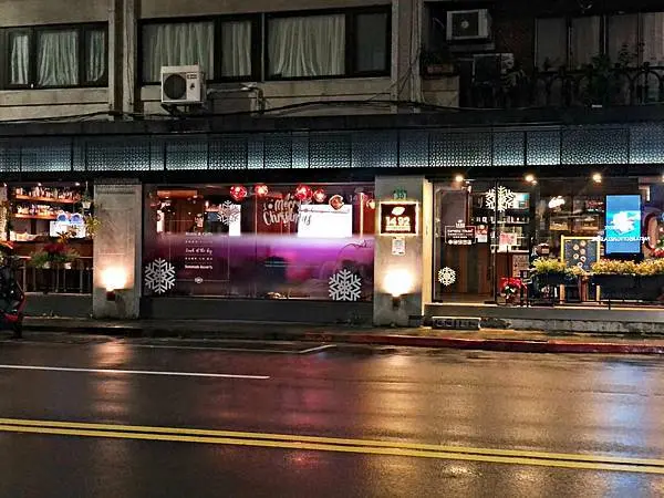 【六張犁站】(二訪)12月新菜單上市了，更多新鮮的餐點供大家選擇 ‧ 聖誕夜、跨年、尾牙包場最佳首選餐廳 ‧ 1492 Bistro & Caffe