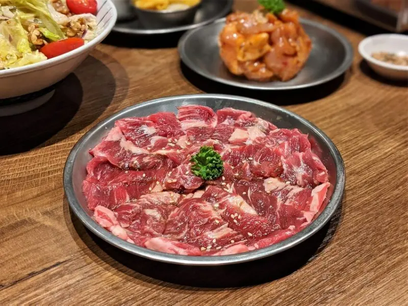 猴子燒肉｜人氣燒肉店插旗中和！必點醬燒橫膈膜！蔥控激推月見蔥明飯！中和燒烤推薦、中和燒肉推薦、華中橋美食推薦、板橋燒肉推薦、新北燒肉推薦、中和美食推薦