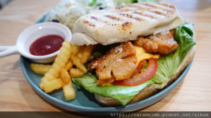 【苗栗頭份】樂玩咖啡 頭份店 頭份早午餐 頭份早餐 頭份下午茶 頭份咖啡廳 樂玩咖啡菜單 不收服務費 提供插座 Free wifi 信東路